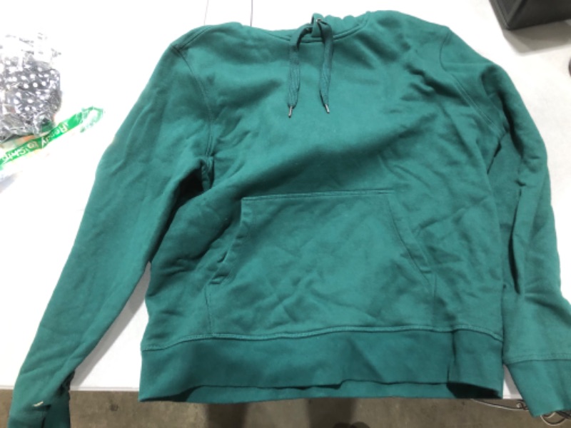 Photo 1 of Amazon Essentials Green Sweatshirt Large