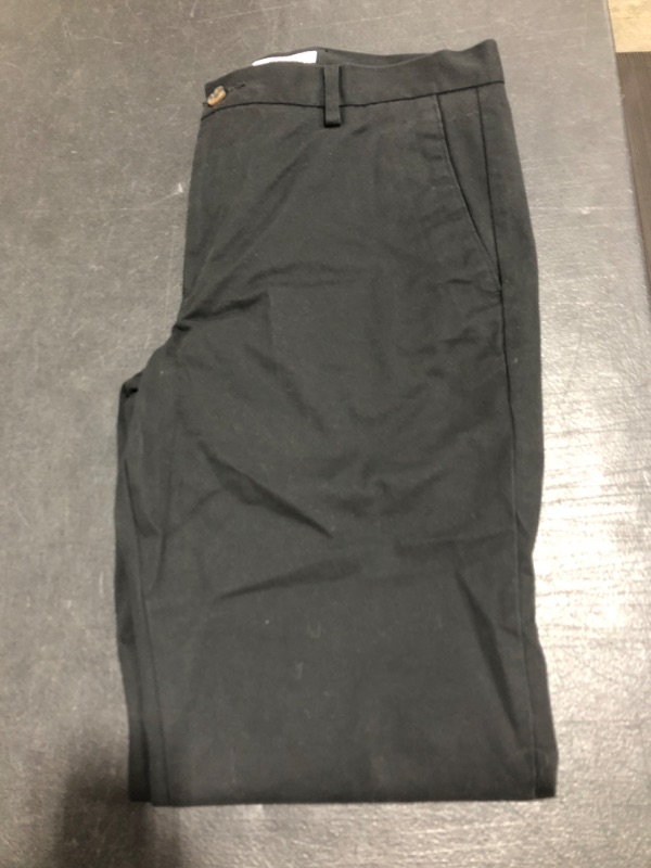 Photo 1 of AMAZON ESSENTIALS MEN'S KHAKI STYLE PANT. BLACK. SIZE 33x32 INCH. PRIOR USE. 