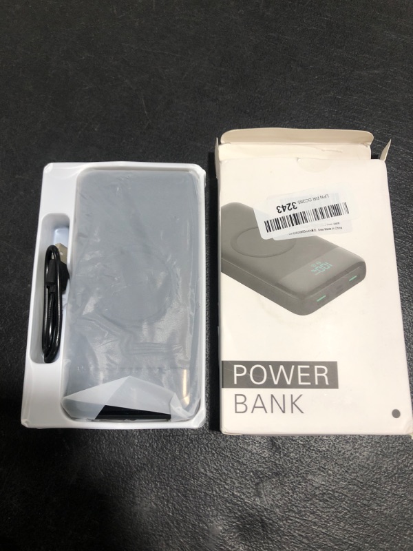 Photo 2 of POWER BANK HX160Q2. 