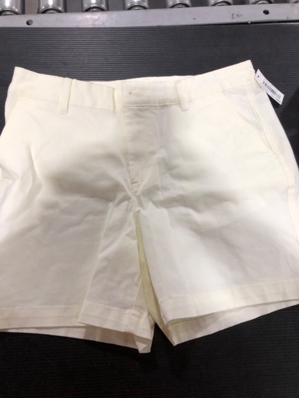 Photo 2 of Amazon Essentials Women's 5 Inch Inseam Chino Short size 4 cream color 
