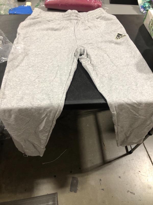 Photo 2 of Adidas Feelcomfy French Terry Pants**missing jaw string**
