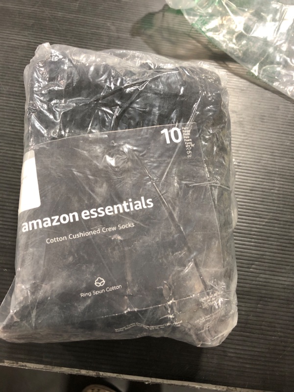 Photo 1 of Amazon Essentials Men's Cotton Half Cushioned Crew Socks, Pack of 10 Kids 