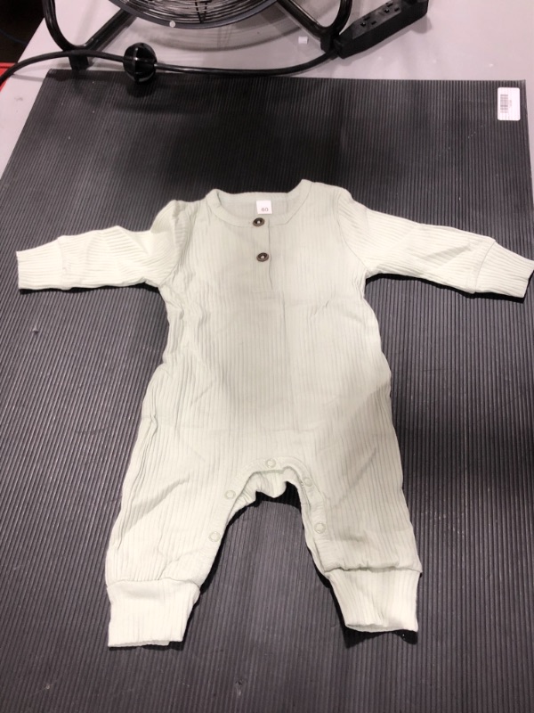 Photo 1 of Baby Onesie
Size: 60 (non US Measurement)