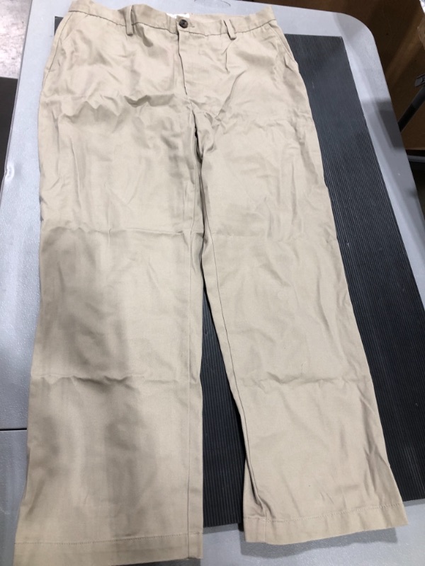 Photo 2 of Amazon Essentials Men's Classic Chino Pants
Size: 33W x 28L