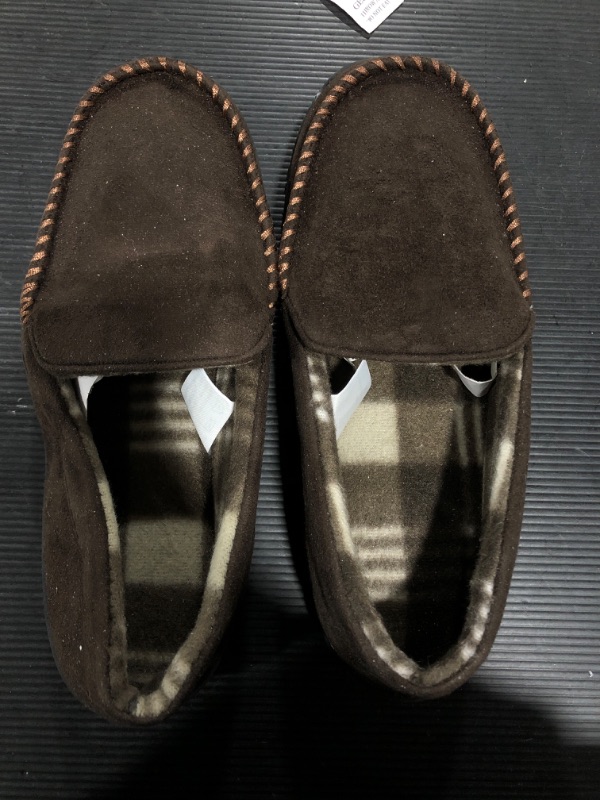 Photo 1 of  Men's Textured Moccasin Slipper SIZE 10
