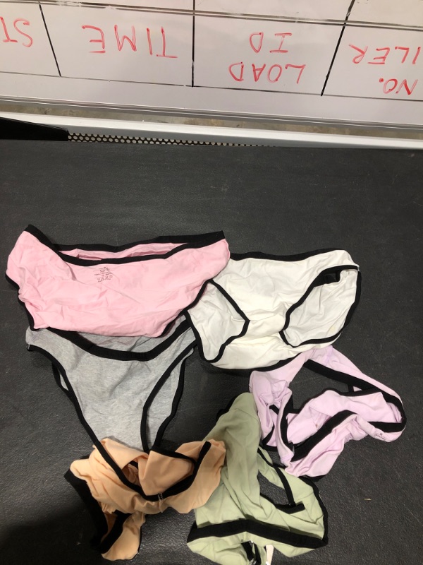 Photo 1 of 6 pack panties / L