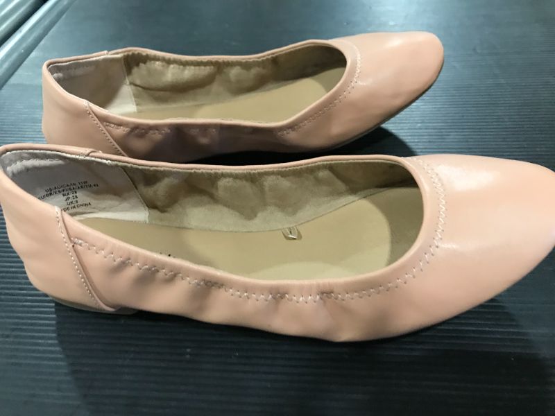 Photo 1 of amazonbasics womens flats--- size 11w