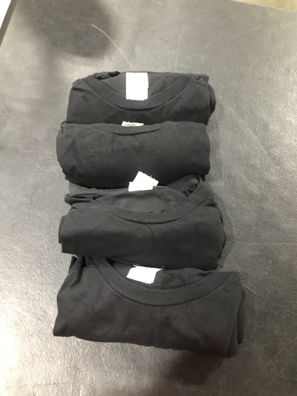 Photo 1 of 4 pack of Men's size Medium hanes shirts 