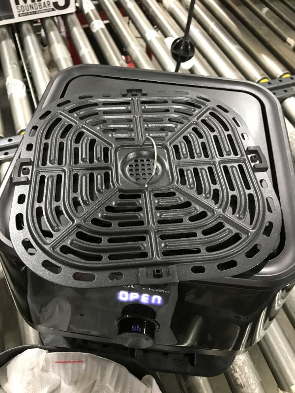 Photo 3 of Instant Vortex Black 5.7 Qt Air Fryer