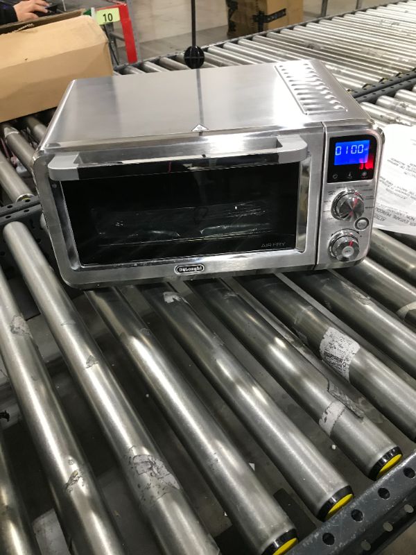 Photo 3 of DeLonghi 9 in 1 Air Fry Convection Oven - Livenza, Stainless Steel