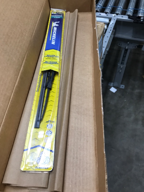 Photo 2 of ONLY ONE**Michelin 371820P RainForce All Weather Performance Windshield Wiper Blade Set, 18"/20"