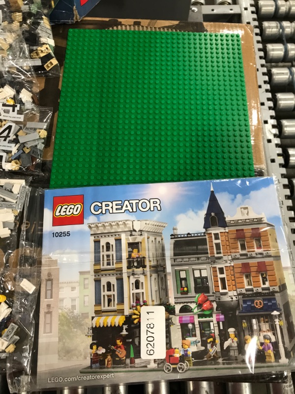 Photo 4 of LEGO Creator Expert Assembly Square 10255 Building Kit (4002 Pieces)