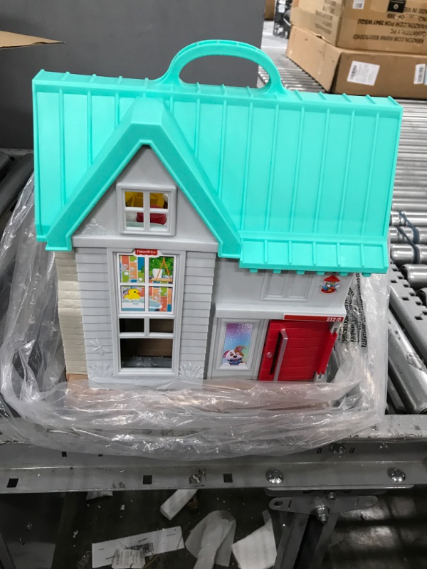 Photo 2 of Fisher-Price Little People Big Helpers Home [Amazon Exclusive] SIOC/FFP Helpers