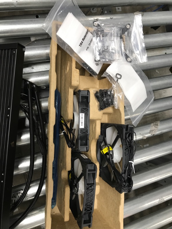 Photo 1 of CORSAIR iCUE H170i ELITE CAPELLIX Liquid CPU Cooler - 33 Dynamic RGB LEDs - 140mm Fans - 420mm Radiator - COMMANDER CORE Smart Lighting Controller - CORSAIR iCUE Software Compatible - Zero RPM Fan RGB Pump + Fans 420mm Elite Capellix Cooler