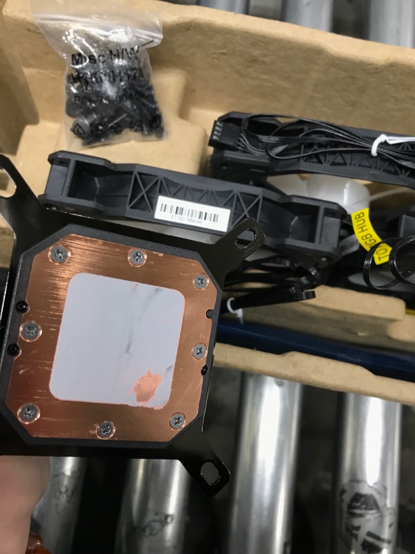 Photo 1 of CORSAIR iCUE H170i ELITE CAPELLIX Liquid CPU Cooler - 33 Dynamic RGB LEDs - 140mm Fans - 420mm Radiator - COMMANDER CORE Smart Lighting Controller - CORSAIR iCUE Software Compatible - Zero RPM Fan RGB Pump + Fans 420mm Elite Capellix Cooler