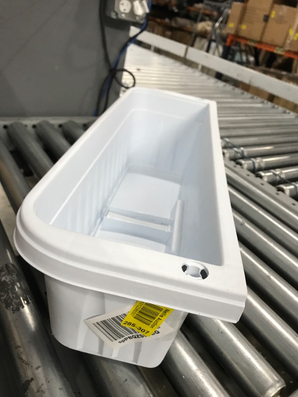 Photo 2 of 24" Adjustable Railing Planter, White 24" White