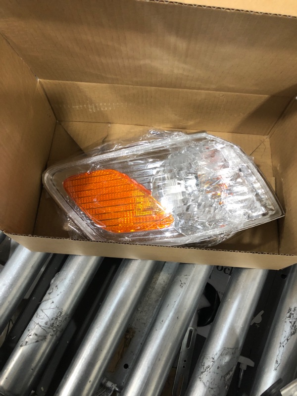 Photo 4 of AUTOSAVER88 Headlight Assembly Compatible with 2000 2001 Camry Headlamps+Amber Corner Lamps