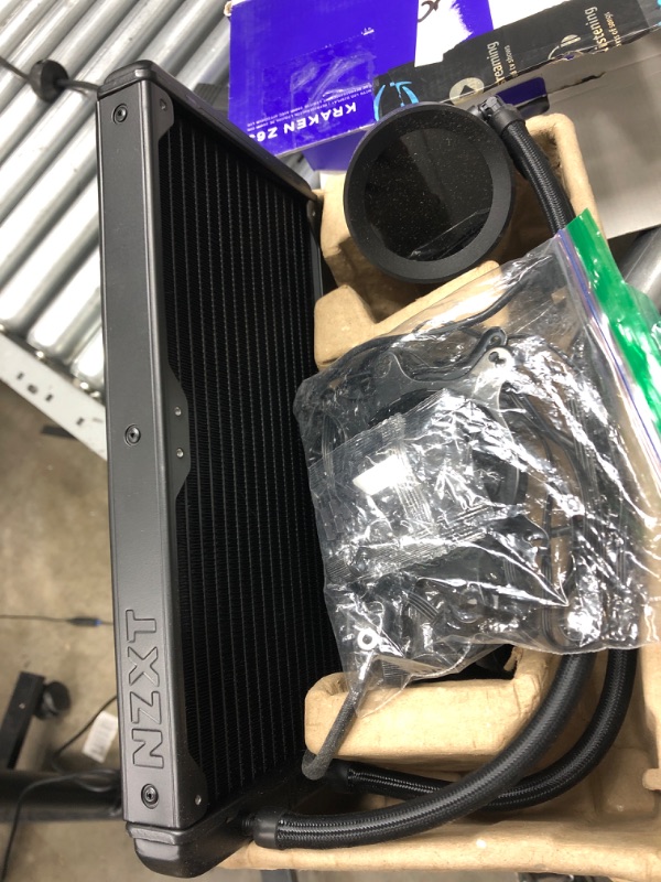 Photo 3 of NZXT Kraken Z63 280mm - RL-KRZ63-01 - AIO RGB CPU Liquid Cooler - Customizable LCD Display - Improved Pump - Powered by CAM V4 - RGB Connector - Aer P 140mm Radiator Fans (2 Included)
