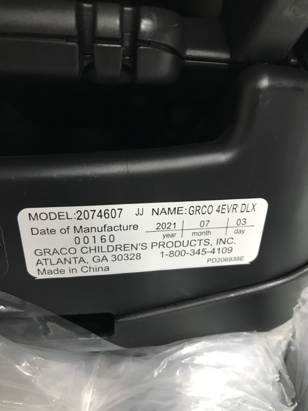 Photo 4 of Graco 4Ever DLX 4 in 1 Car Seat, Infant to Toddler Car Seat, with 10 Years of Use, Fairmont , 20x21.5x24 Inch (Pack of 1)
