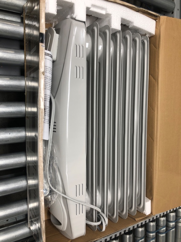 Photo 2 of PELONIS PHO15A2AGW, Basic Electric Oil Filled Radiator, 1500W Portable Full Room Radiant Space Heater with Adjustable Thermostat, White, 26.10 x 14.20 x 11.00 in