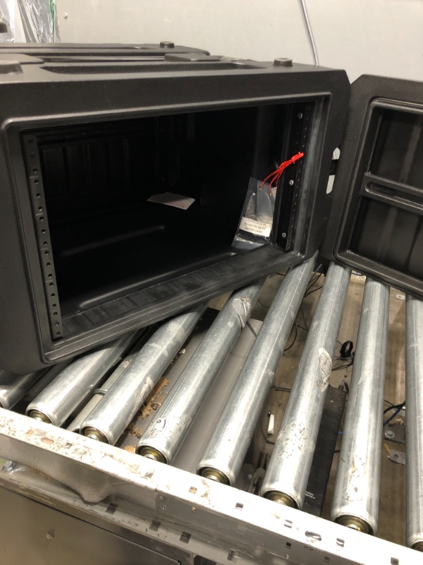 Photo 3 of Gator Cases Pro Series Rotationally Molded 6U Rolling Rack Case with 19" Depth, Tow Handle & Recessed Wheels; Made in USA (G-PROR-6U-19) 6U Rack Space - Rolling