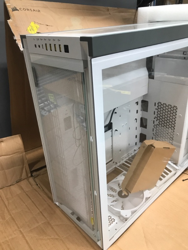 Photo 1 of CORSAIR iCUE 7000X RGB Full-Tower ATX PC Case, White & iCUE H150i Elite Capellix Liquid CPU Cooler - White White PC Case + CPU Cooler - White