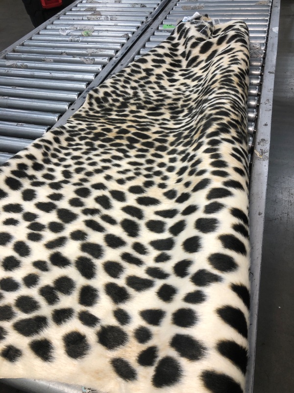 Photo 1 of 5'3"X7'10" Cheetah Loomed Novelty Area Rug - Erin Gates By Momeni