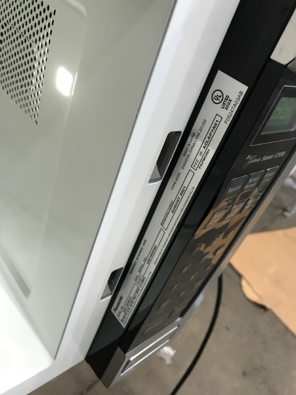 Photo 5 of *MINOR DAMAGE* Panasonic Microwave Oven NN-SN966S Stainless Steel Countertop/Built-In with Inverter Technology and Genius Sensor, 2.2 Cubic Foot, 1250W
