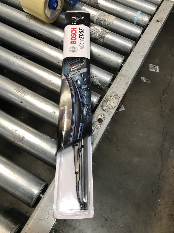 Photo 1 of BOSCH Micro Edge 40718A Conventional Wiper Blade - 18" (Single) 40718A (18")