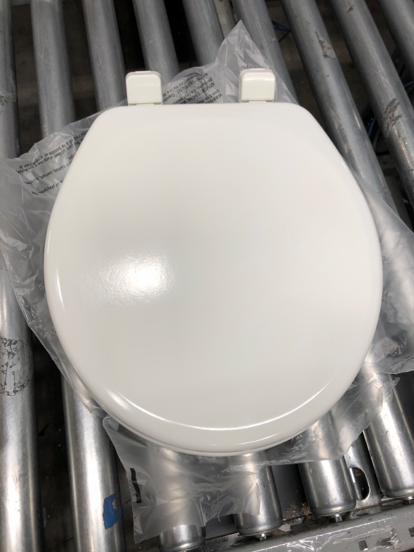 Photo 2 of MAYFAIR 843SLOW 000 Lannon Toilet Seat will Slow Close and Never Loosen, ROUND, Durable Enameled Wood, White 1 Pack Round