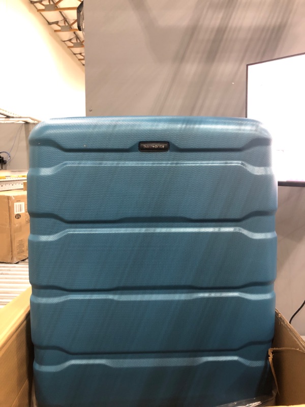 Photo 2 of *****CRACKED****Samsonite Omni PC Hardside Expandable Luggage with Spinner Wheels, Checked-Large 28-Inch, Caribbean Blue Checked-Large 28-Inch Caribbean Blue