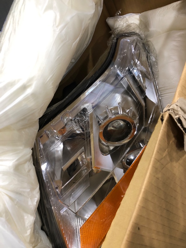 Photo 2 of TYC 20-9143-00-1 Cadillac SRX Right Replacement Head Lamp