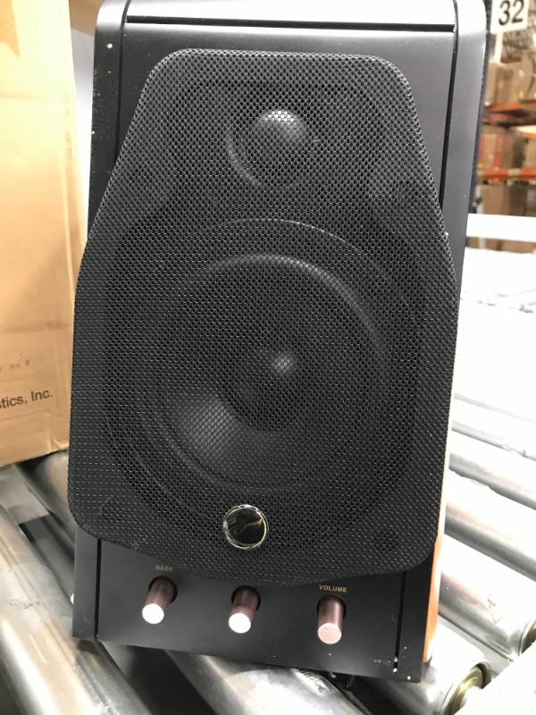 Photo 5 of *** ONLY ONE SPEAKER *** HiVi-Swans M200MKIII+ Powered 2.0 Bookshelf Speakers - Bluetooth Connection - 1.1 Inch Dome Tweeters - 5.25 Inch Midbass Drivers - RMS 120W - Solid Wood Cabinets
