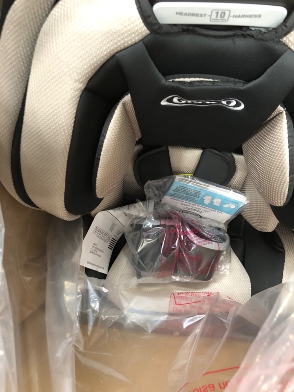 Photo 3 of Graco - Extend2Fit 3-in-1 Car Seat - Stocklyn