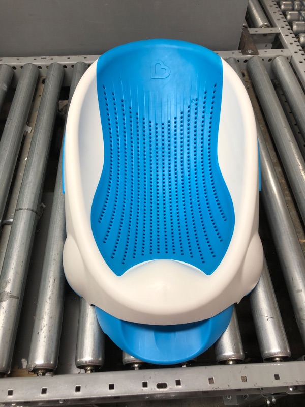 Photo 1 of Munchkin Clean Cradle Tub, Blue