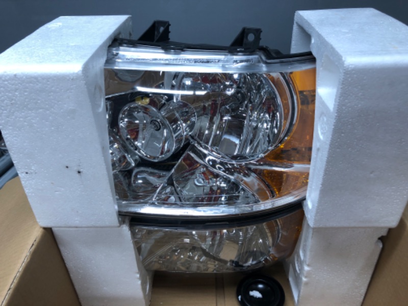 Photo 4 of DWVO Headlight Assembly Compatible with 2003 2004 2005 2006/03 04 05 06 Ford Expedition (Chrome Housing Clear Lens)