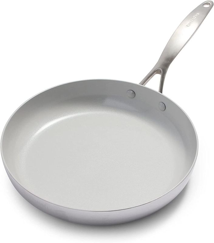 Photo 1 of calphalon classic 3 qt/2.8 L saute pan