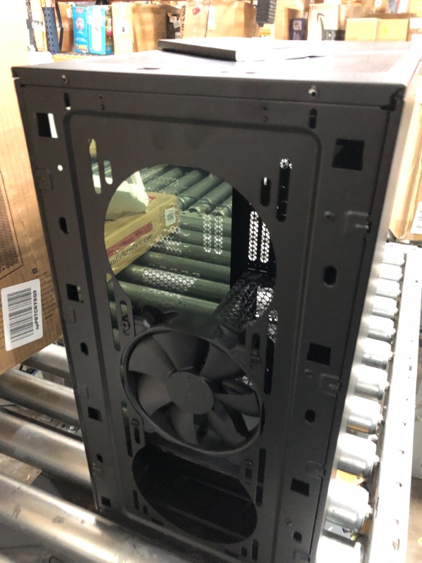 Photo 5 of CC-9011200-WW ATX Tempered Glass Case
