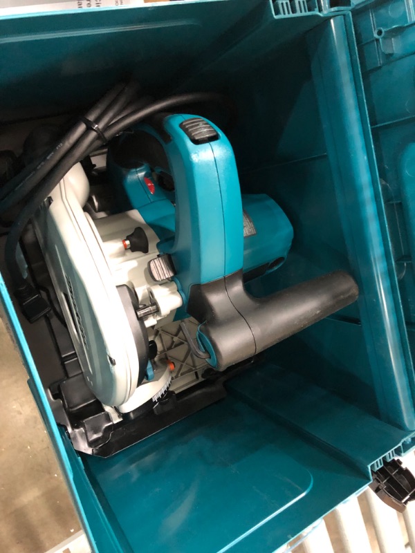 Photo 6 of **USED**TOOL ONLY**
Makita SP6000J1 6-1/2" Plunge Circular Saw Kit, with Stackable Tool case and 55" Guide Rail, Blue Saw w/ guide rail