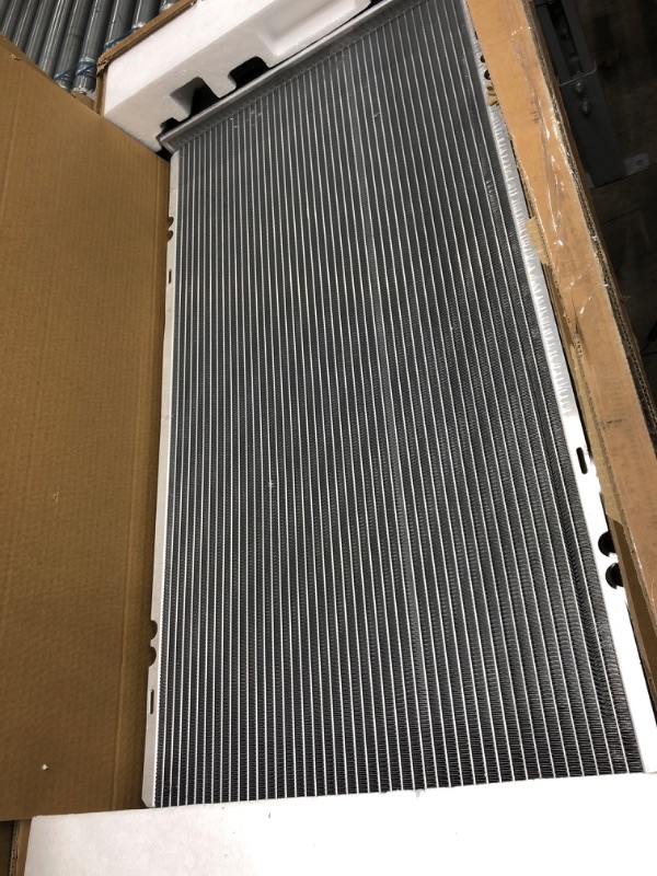 Photo 3 of 2370 34'' Radiator for For Chevy Silverado 1500 2500 Suburban Tahoe 4.8 5.3 6.0L
