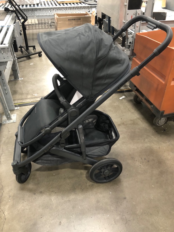 Photo 4 of Cruz V2 Stroller - Jake (Black/Carbon/Black Leather)
