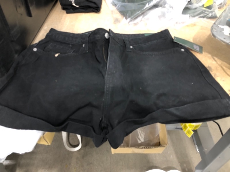 Photo 1 of SIZE 13-Women's High-Rise MIDI Jean Shorts - Universal Thread?
