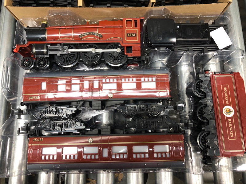 Photo 4 of Lionel Hogwarts Express Ready-to-Play 4-6-0 Set, Battery-powered Model Train Set with Remote Complete Set