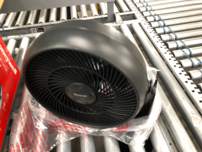 Photo 3 of 12 in. 3 Speed Whole Room Circulator Floor Fan