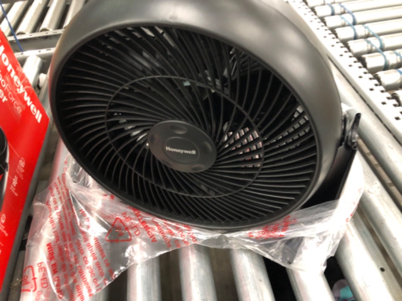 Photo 5 of 12 in. 3 Speed Whole Room Circulator Floor Fan