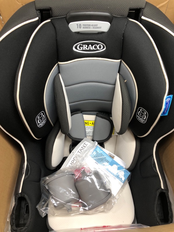 Photo 2 of Graco Extend2Fit Convertible Car Seat, Gotham