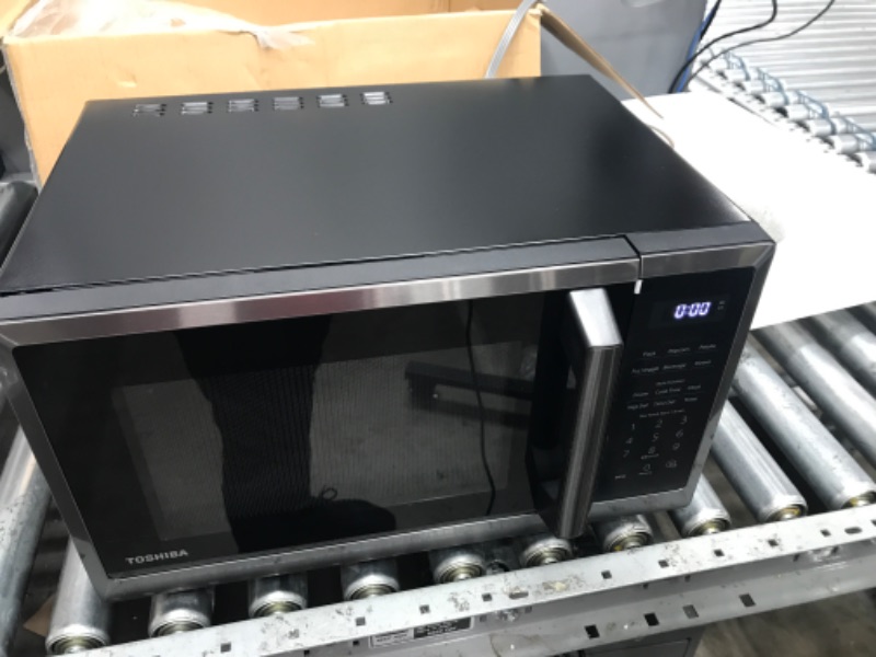 Photo 1 of TOSHIBA ML2-EM09PA(BS) Small Countertop Microwave Oven With 6 Auto Menus, Kitchen Essentials, Mute Function & ECO Mode, 0.9 Cu Ft, 10.6 Inch Removable Turntable, 900W, Black Color 0.9 Cu.Ft.