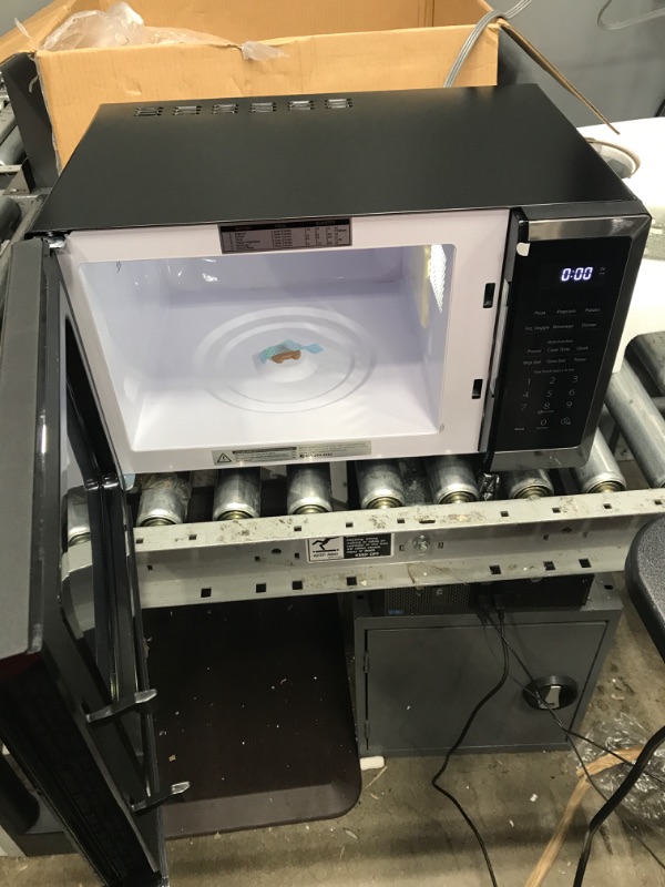 Photo 1 of TOSHIBA ML2-EM09PA(BS) Small Countertop Microwave Oven With 6 Auto Menus, Kitchen Essentials, Mute Function & ECO Mode, 0.9 Cu Ft, 10.6 Inch Removable Turntable, 900W, Black Color 0.9 Cu.Ft.