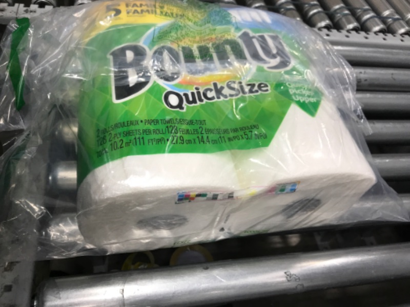 Photo 2 of Bounty Quick Size Paper Towels, White, 2 Packs Of 2 Family Rolls = 4 Family Rolls