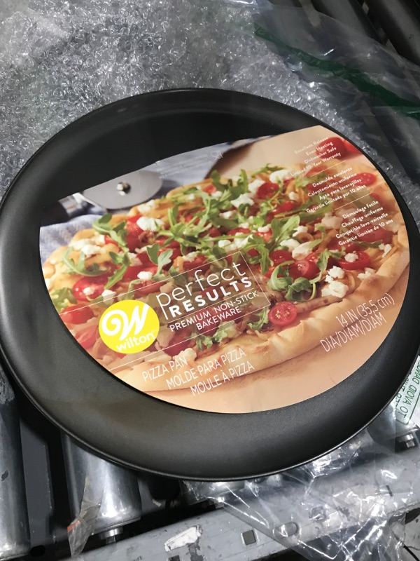 Photo 1 of 14 in pizza pan 